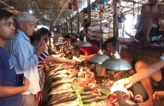 Heavy sales amid Costly market on Bijoya Dashami : Chicken Rs. 250, Mutton : Rs. 1,000, Hilsa : 1500 Per Kilo for Bengali Foodies Heavy sales amid Costly market on Bijoya Dashami : Chicken Rs. 250, Mutton : Rs. 1,000, Hilsa : 1500 Per Kilo for Bengali Foodies